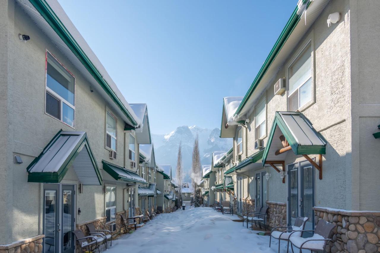 Banff Woods Lodge Canmore Esterno foto