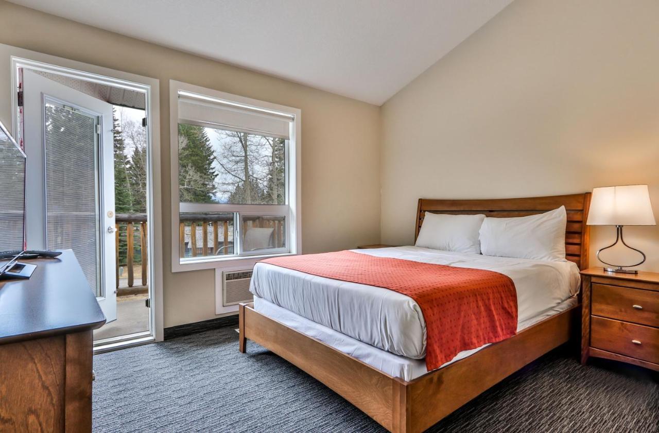Banff Woods Lodge Canmore Esterno foto