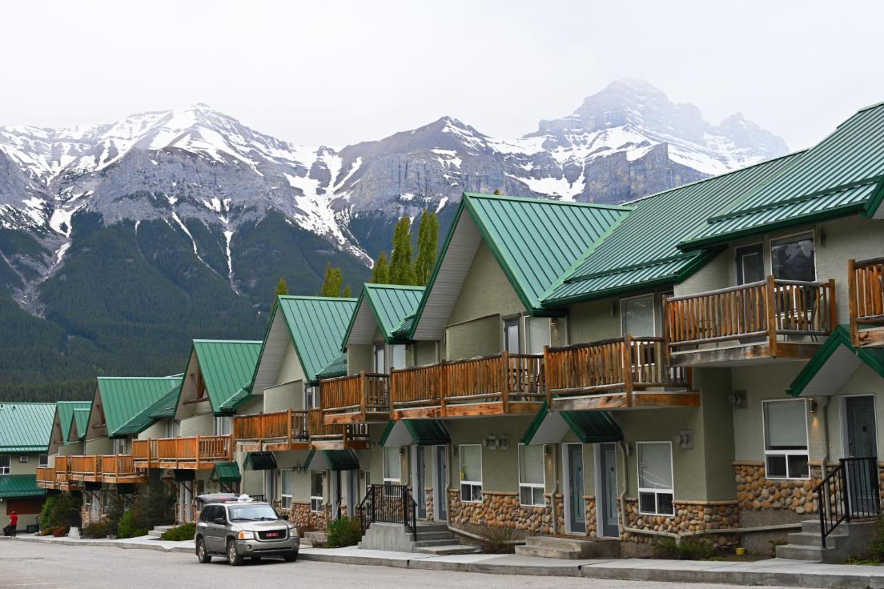 Banff Woods Lodge Canmore Esterno foto