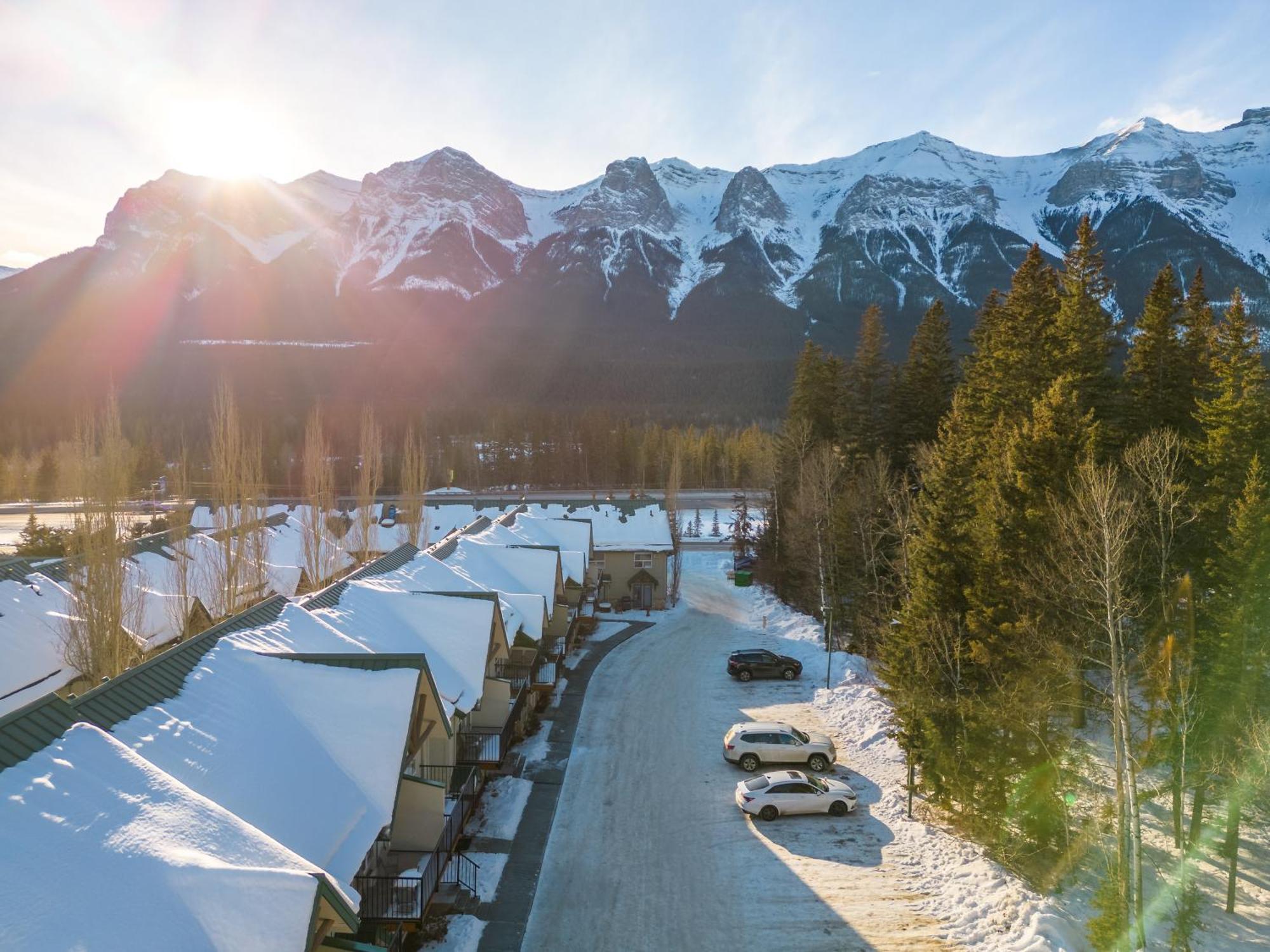 Banff Woods Lodge Canmore Esterno foto