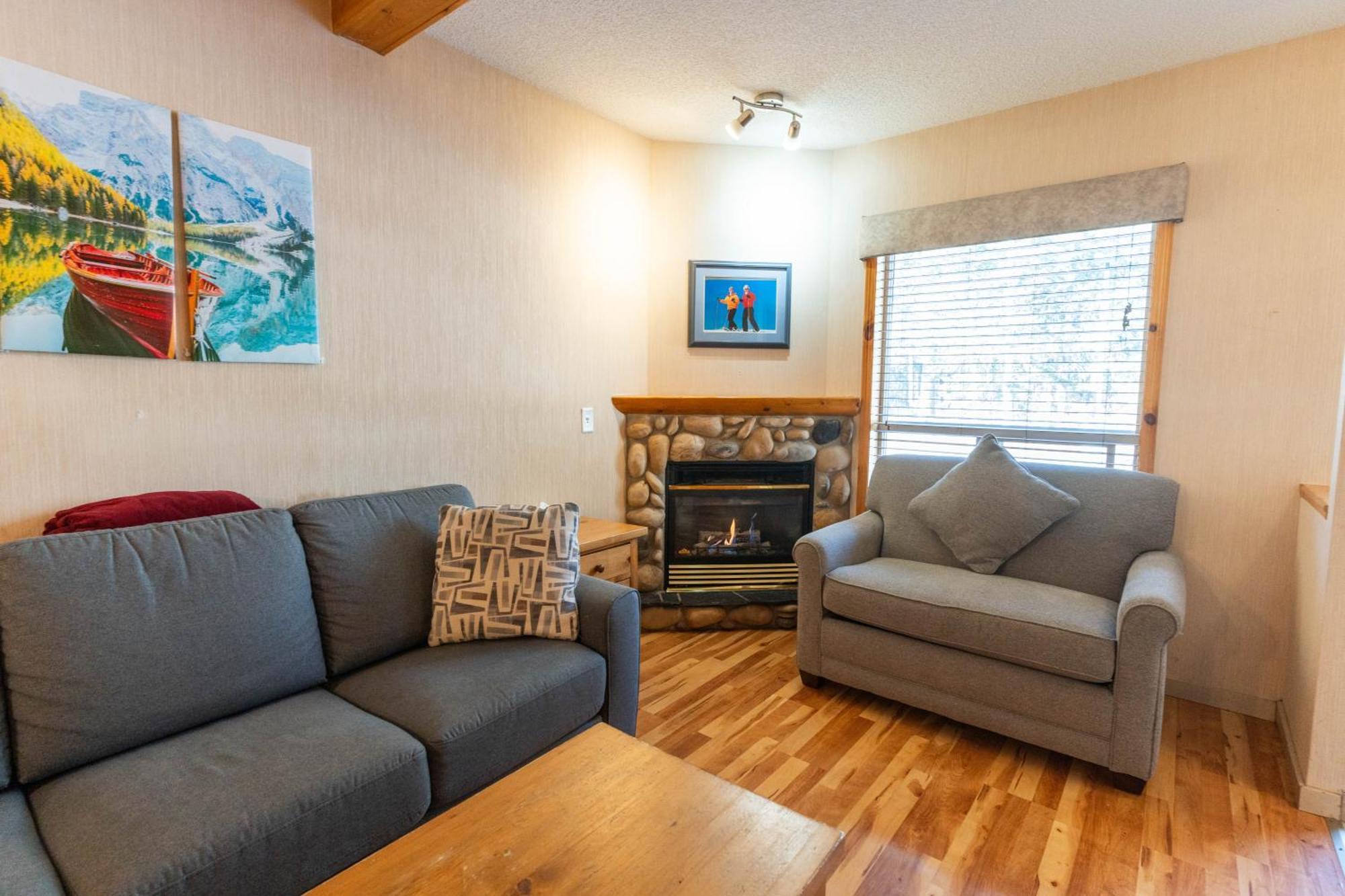 Banff Woods Lodge Canmore Esterno foto
