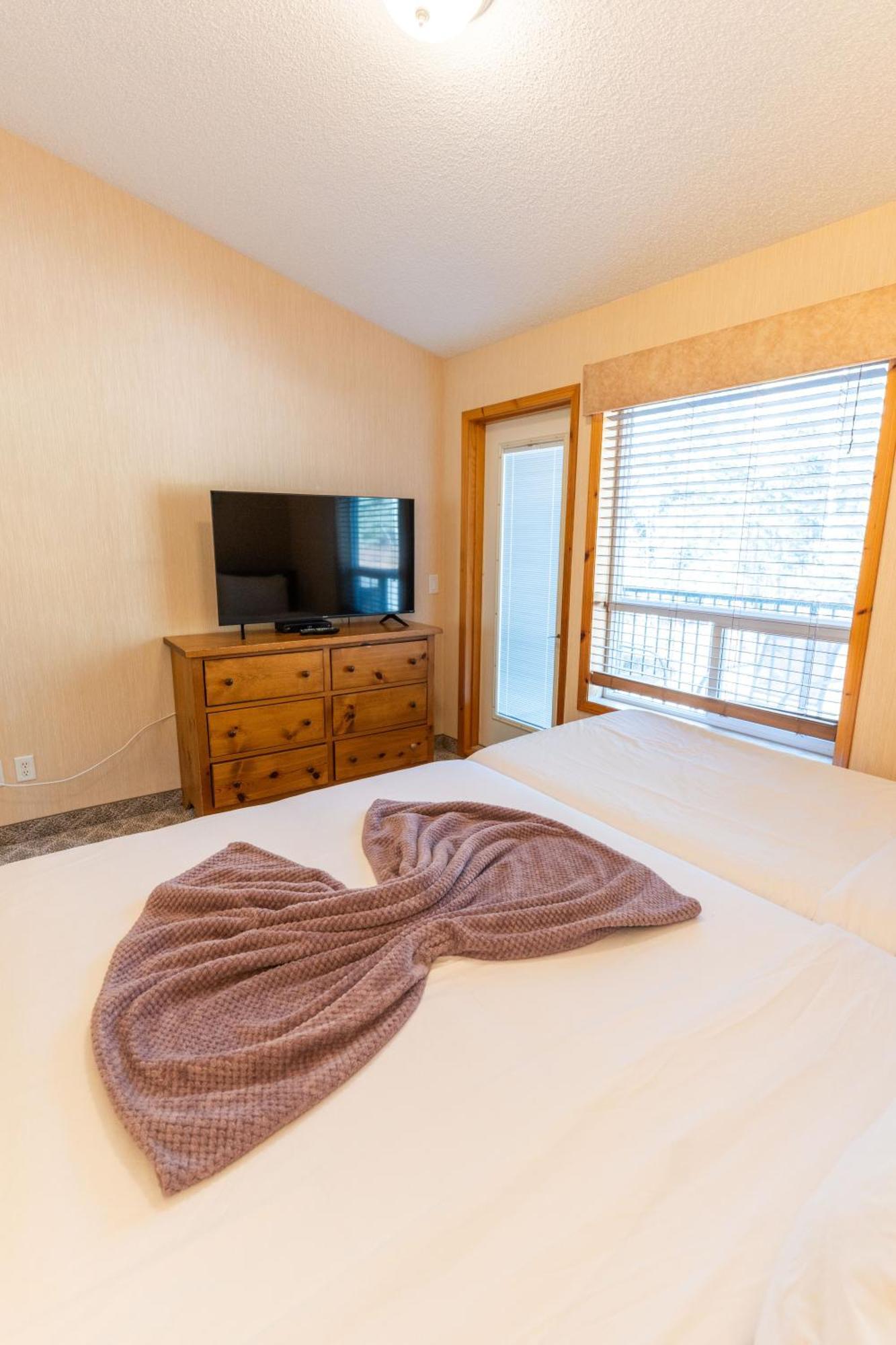 Banff Woods Lodge Canmore Esterno foto